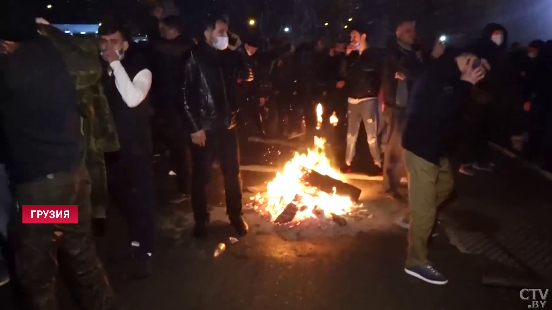 Акция протеста в Грузии завершилась погромами и разгонами демонстрантов. Пострадали 27 человек-4