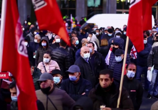 Акция протеста в Грузии завершилась погромами и разгонами демонстрантов. Пострадали 27 человек