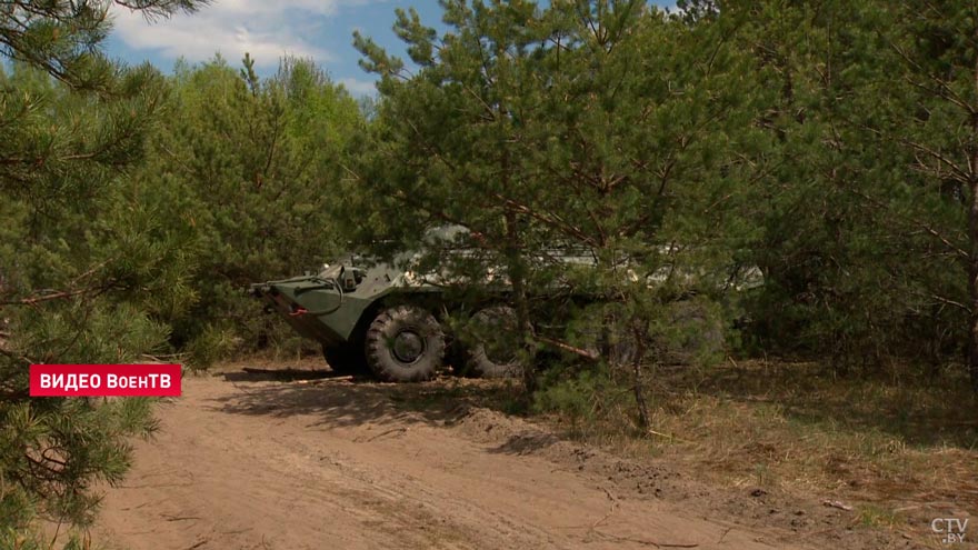 Оборудуют позиции для стрелкового оружия, гранатомётов. В Беларуси продолжается проверка сил реагирования-1