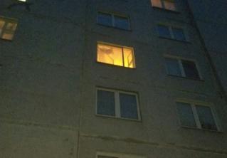 В Гродно сотрудники МЧС спасли прыгнувшего из окна мужчину