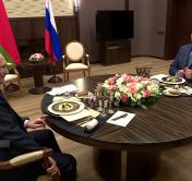 Что было на столе у президентов Беларуси и России?