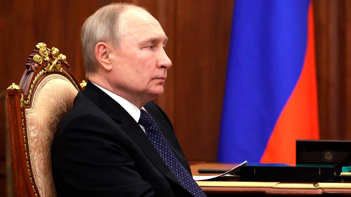 Путин установил дату победного завершения Крымской операции