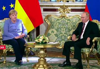 Путин на встрече с Меркель: ситуацию в Беларуси могут решить только сами белорусы
