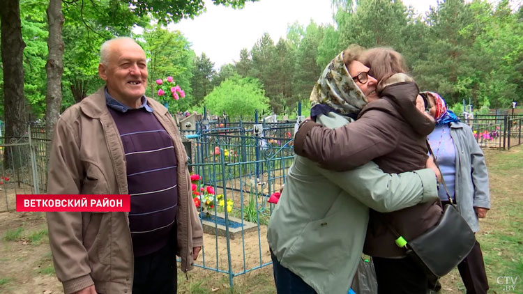 Радуница в зоне отчуждения. Вот как провели день памяти на кладбищах в Ветковском районе-1