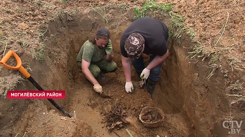 «Возможно, установим точно полк». На раскопках около Буйничского поля нашли уникальный предмет времён войны-5