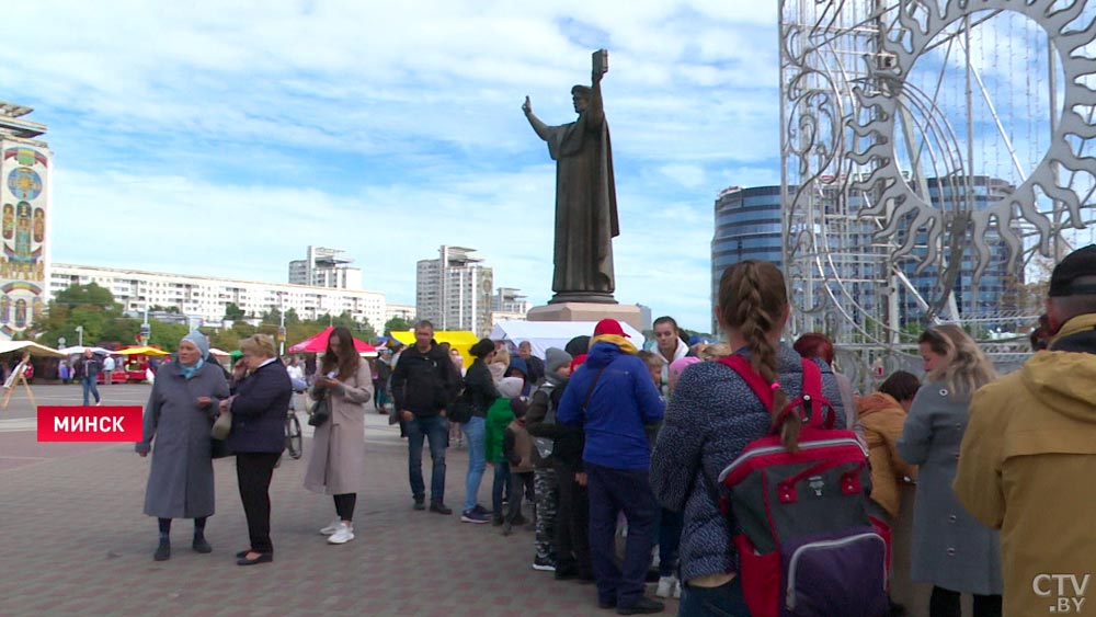 В Первомайском районе показывают технику МЧС и ГАИ. Что больше привлекает детей?-1