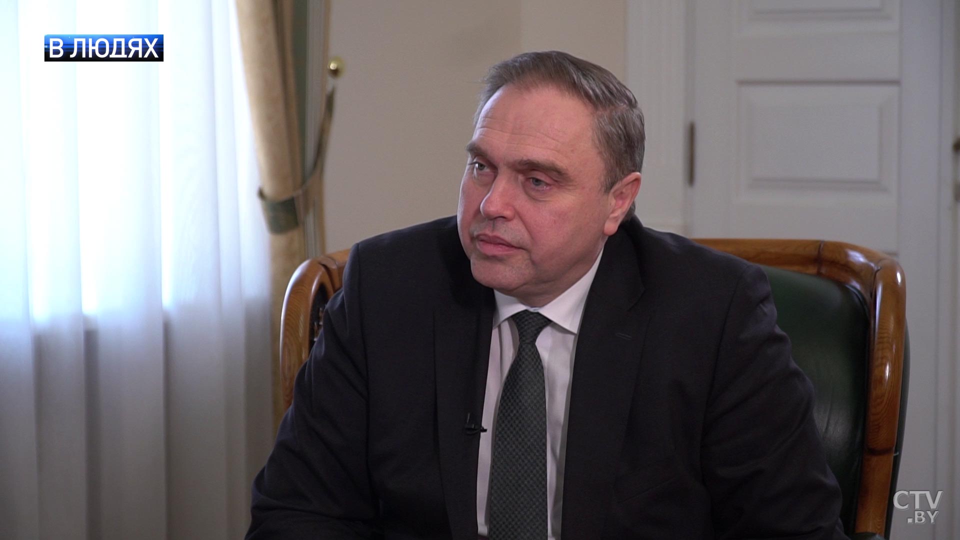 «Чтобы ты не оторвался от земли». Владимир Караник рассказал подробности одного разговора с Президентом-1 «Чтобы ты не оторвался от земли». Владимир Караник рассказал подробности одного разговора с Президентом-1