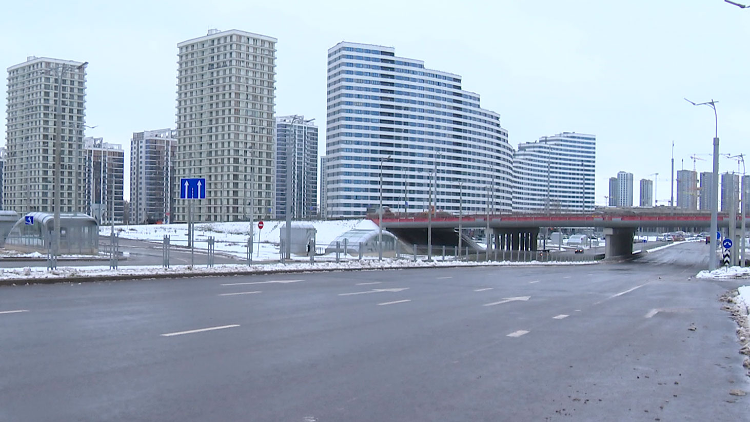 По новой развязке на пересечении Аэродромной и Жуковского открыли движение. Пока только для личного транспорта