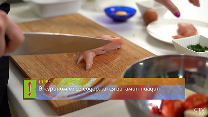Готовить всего 15 минут. Рецепт вкусной запеканки с курицей на завтрак-3