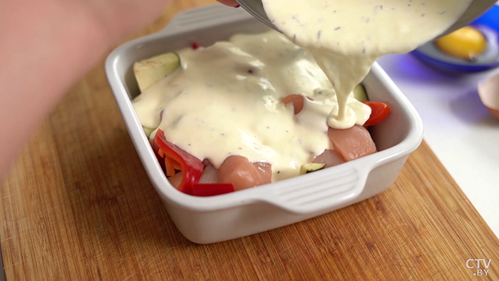 Готовить всего 15 минут. Рецепт вкусной запеканки с курицей на завтрак-5