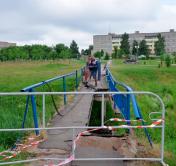 В Крупках закрыли пешеходный мост. Когда закончат ремонт?