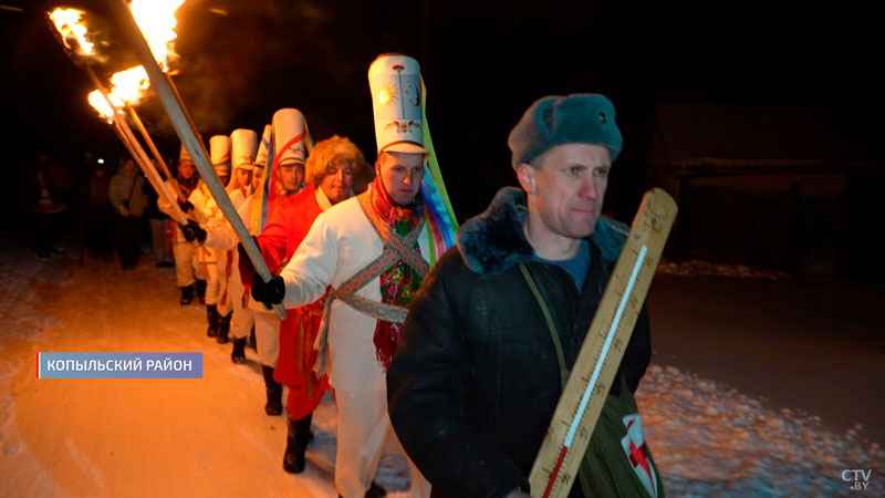 Женщинам вход запрещён! «Колядные цари» заглянули в Семежево. Большой репортаж с места событий-13