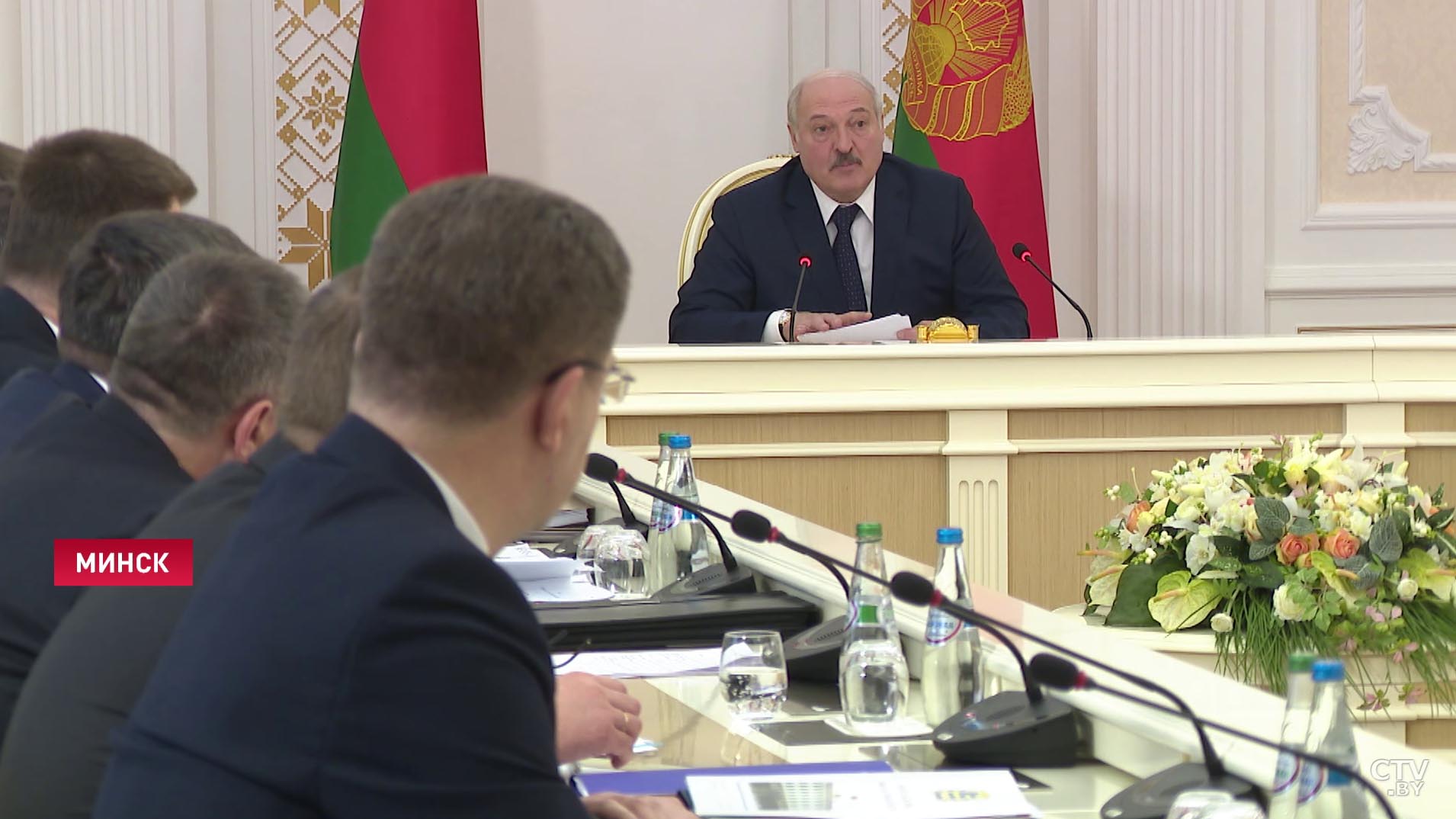 Александр Лукашенко: через какое-то время в каждом регионе установится своя практика принятия решений, и она будет отличаться-4