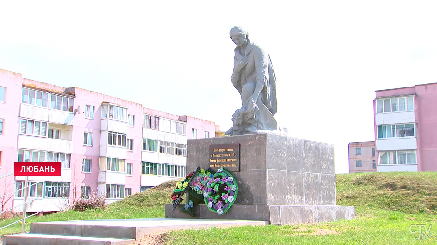 Осталось добавить зелёные насаждения. В Любани отреставрировали мемориал «Скорбящая женщина»-7