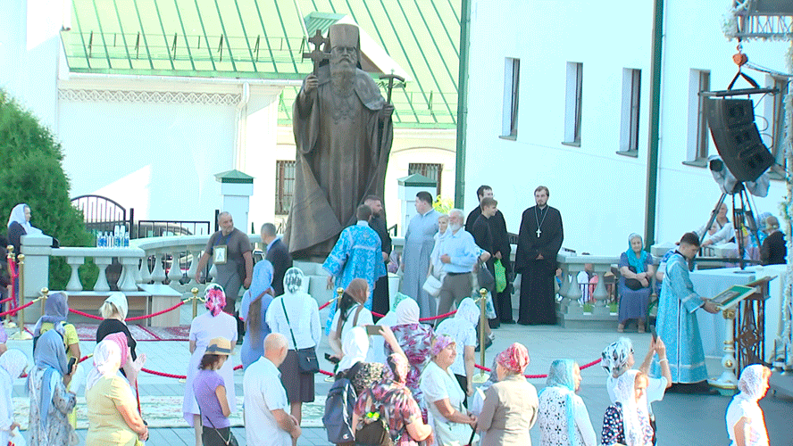 «Это потребность души и сердца». В Минске встретили крестный ход