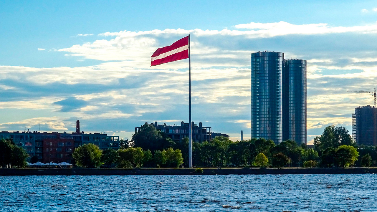 Латвия опять продлила запрет на ночные полеты у границы с РФ и РБ-0 Латвия опять продлила запрет на ночные полеты у границы с РФ и РБ-0