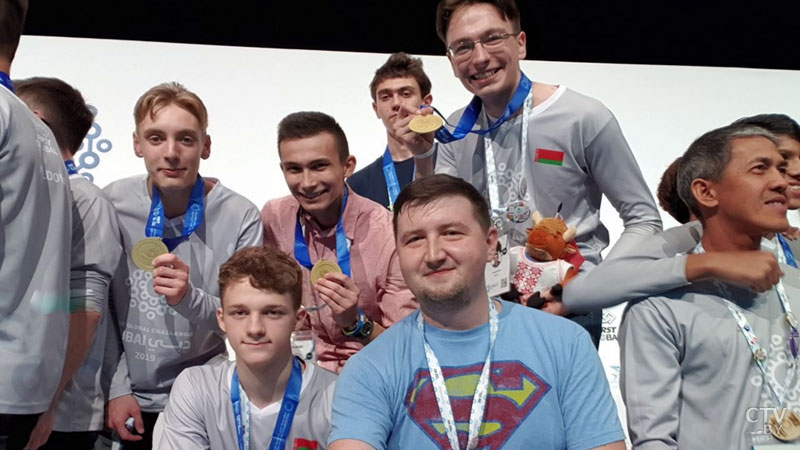 Белорусы заняли первое место в конкурсе по робототехнике FIRST Global Challenge