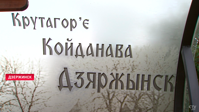 Уникальная остановка в виде пожарной машины прошлого века появилась в Дзержинске-7