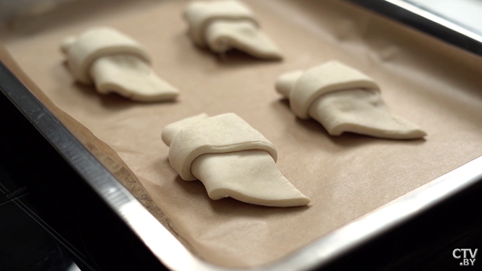 Готовим самые быстрые рогалики на свете. Простой рецепт вкусной выпечки-10