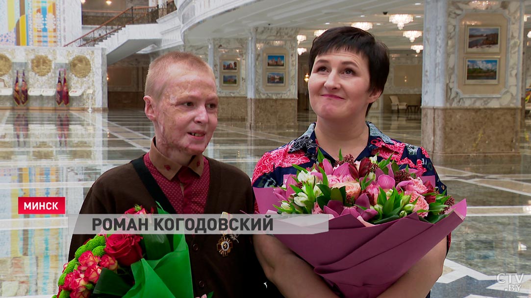«Если бы не они, меня бы здесь не было». Рома Когодовский побывал во Дворце Независимости. Что говорят врачи и сам мальчик?-17