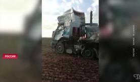 В Ставропольском крае автобус столкнулся с грузовиком: есть жертвы