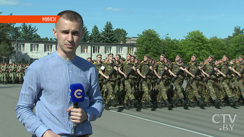 «Мы не хуже военнослужащих-мужчин». Впервые в парадной колонне в День Независимости пройдут женщины-6