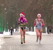 «Очень понравилось, трасса тяжёлая». Что говорят участники рождественского забега в Минске