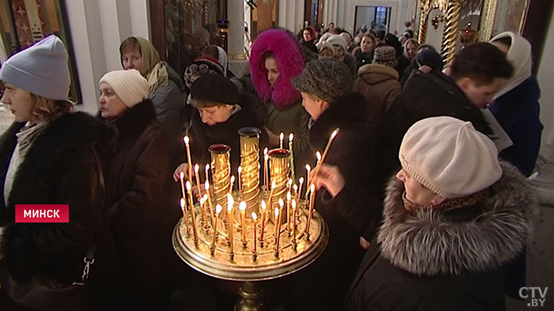 Митрополит Павел: «Хочется пожелать радостного Рождества, чтобы благодать Святого Духа коснулась сердца каждого человека»-11