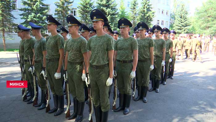 «Элементы держатся в строжайшей тайне». Рота почётного караула готовится к фестивалю «Спасская башня» в Москве-10