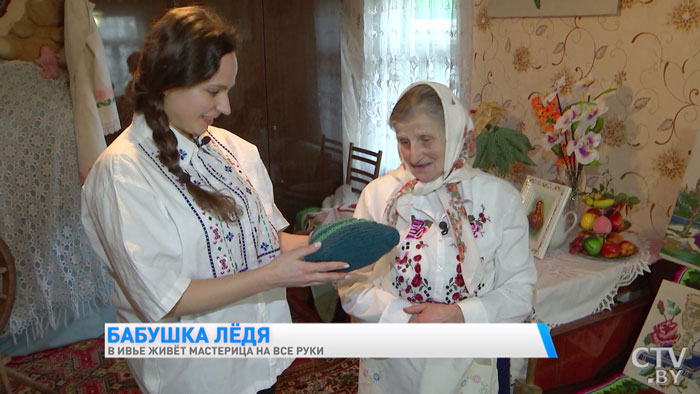 «Не надо никому завидовать, всем надо помогать». Ей почти 80, а она ткёт, вяжет, вышивает и учит этому других-27