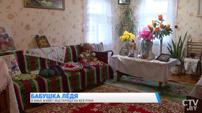 «Не надо никому завидовать, всем надо помогать». Ей почти 80, а она ткёт, вяжет, вышивает и учит этому других-7