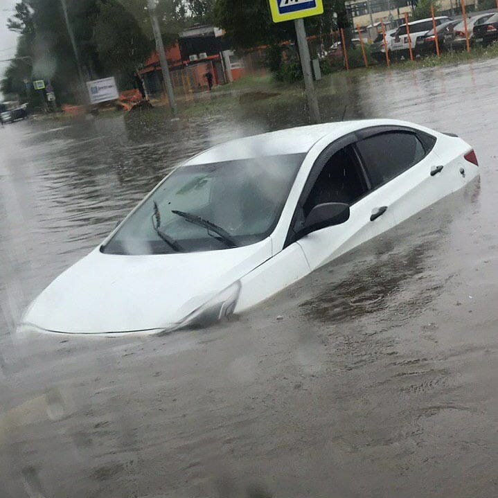 Воды по пояс. Затопление улиц в районе аэропорта Шереметьево в 11 фотографиях-22