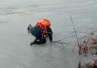 В Минском районе сотрудники МЧС спасли тонувшего мужчину. Пострадавший в больнице