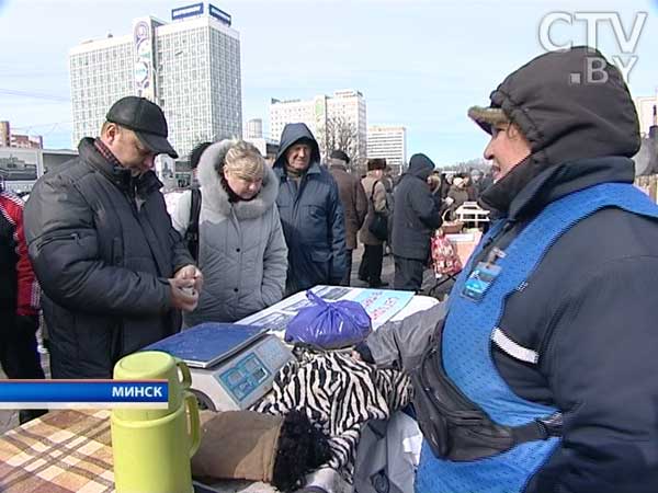 На рыбную ярмарку минчане ехали за живой рыбой, консервами и ароматной ухой