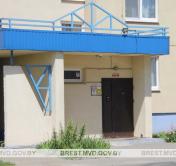 В Пинске местный житель угрожал участковым инспекторам ножом