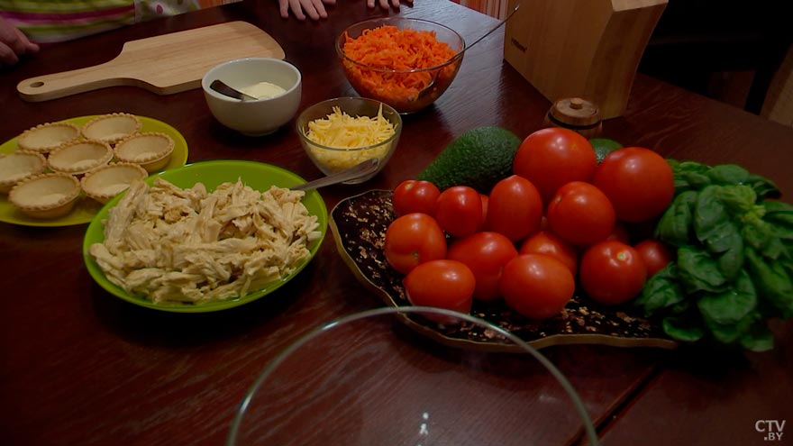 Салат из спаржи, помидоров и морковки по-корейски. Рецепт вкусного и полезного блюда-4