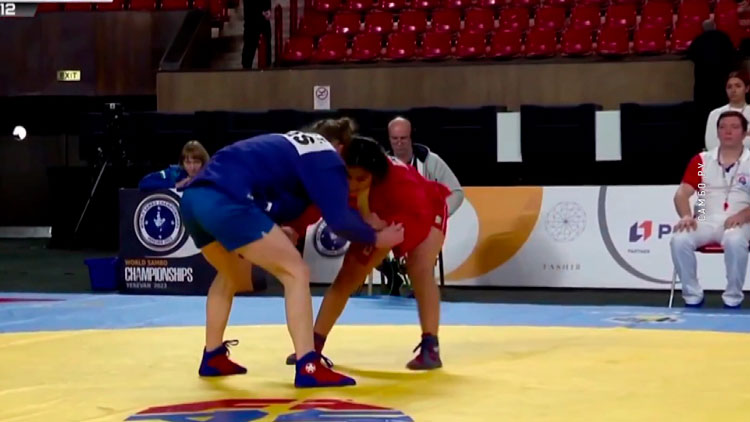 Белорусские самбисты завоевали три бронзы в первый день чемпионата мира в Ереване