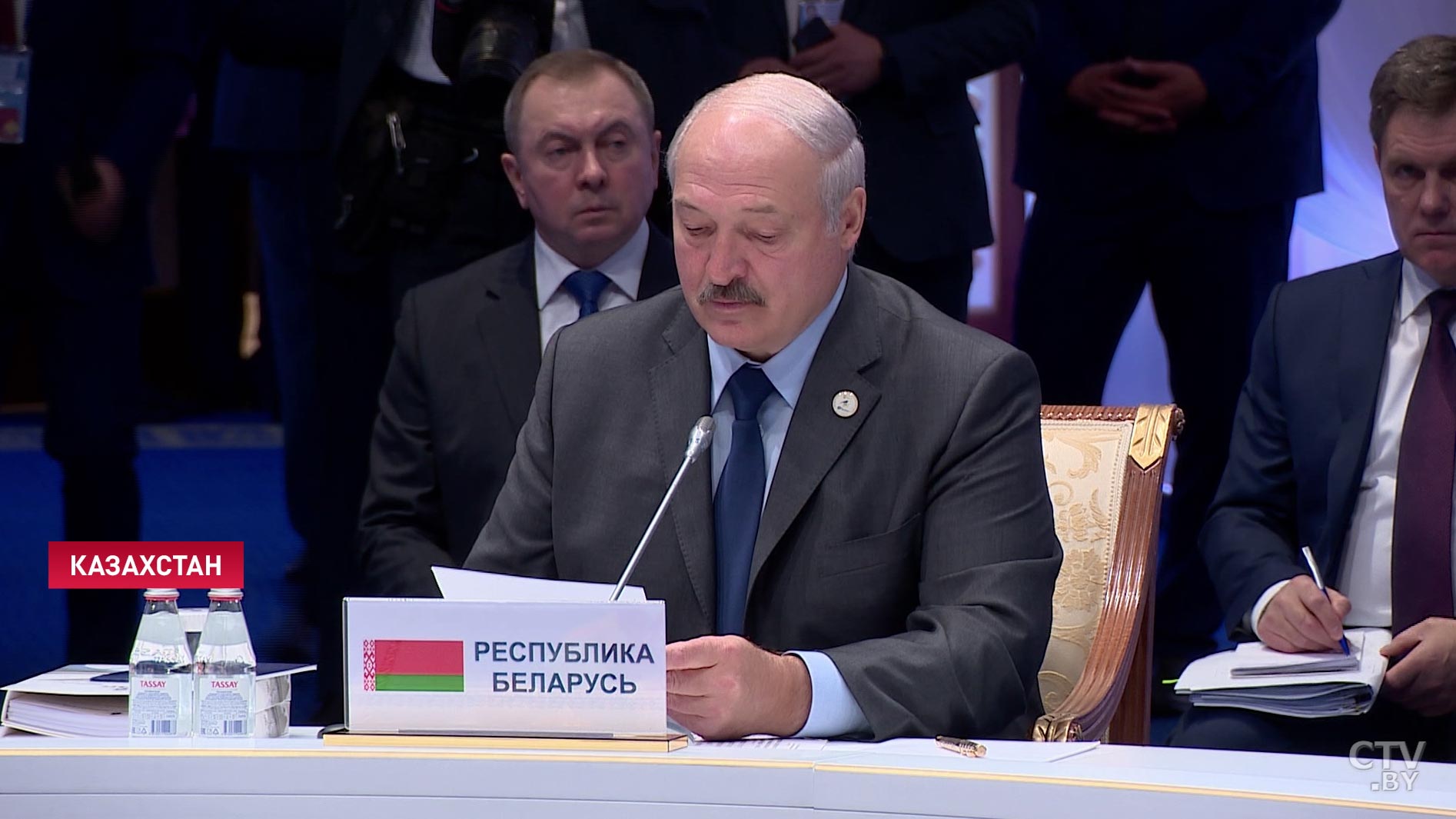 Александр Лукашенко о ЕАЭС: не замечать лицом к лицу нас уже не удаётся-13