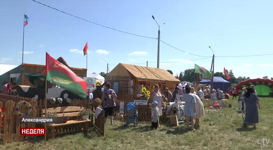 Конкурсанты жарили драники на колоде, гости приехали на собачьих упряжках. Самое интересное из праздника в Александрии-1