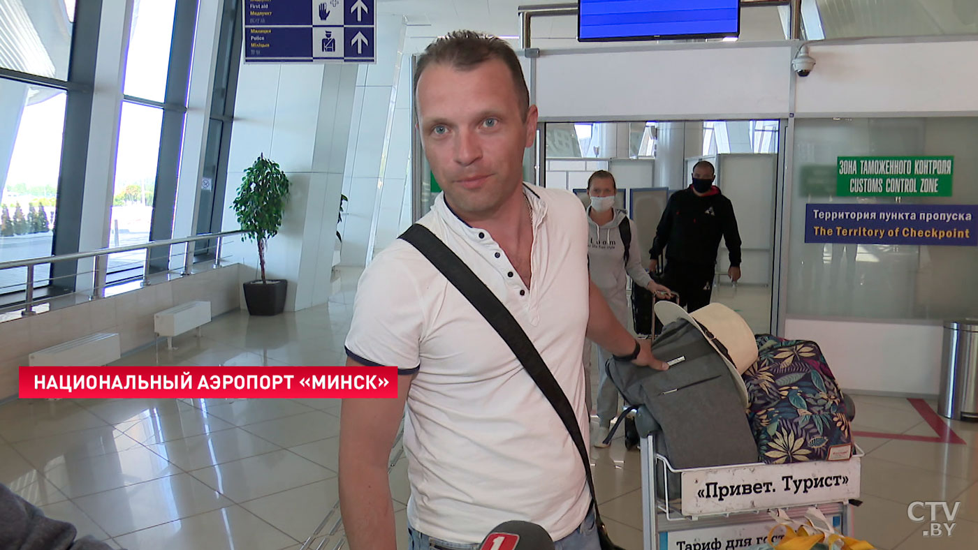 Пассажиры самолёта «Белавиа», который аварийно сел в Краснодаре, прибыли в Минск. Вот что они рассказывают-13