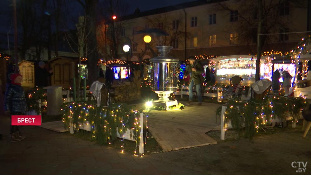 Хватит, чтобы напоить более 1500 человек. В Бресте установили самый большой самовар в Беларуси-1 Хватит, чтобы напоить более 1500 человек. В Бресте установили самый большой самовар в Беларуси-1