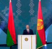 Громкая цитата Лукашенко тогда стала названием песни и попала на футболки. Самые яркие моменты Посланий разных лет