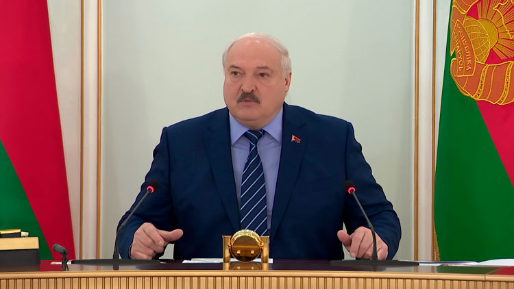 «Вот и красивый обход санкций!» Что Лукашенко предложил сделать с минеральными удобрениями?