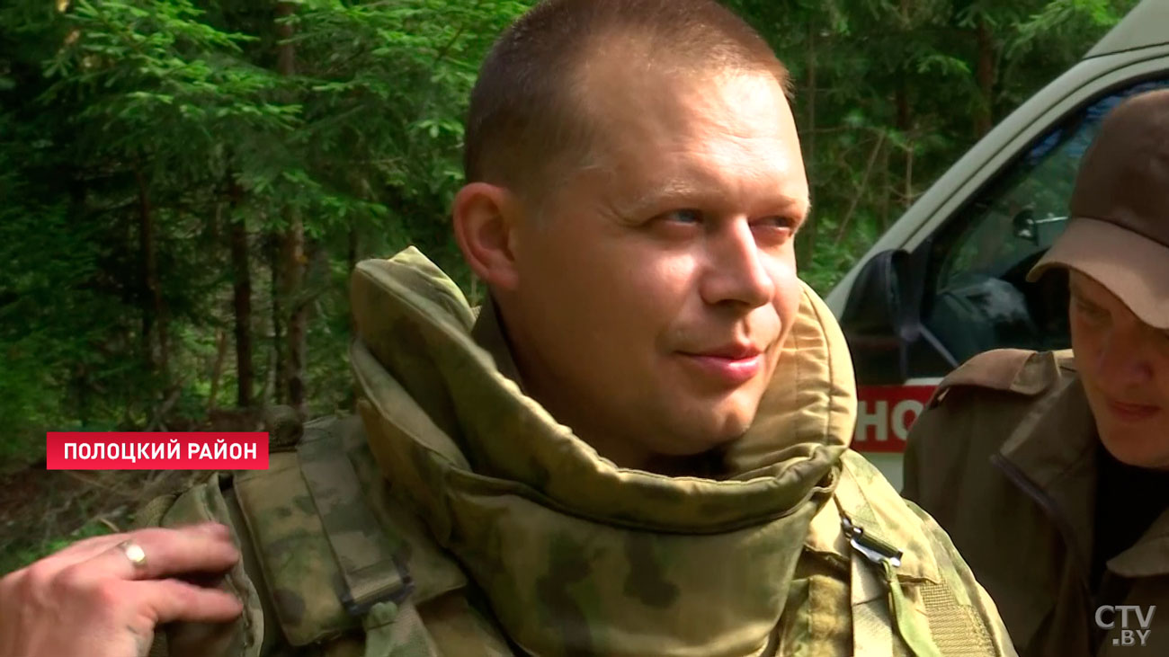 Сапёр в одиночку обезвредил семь боеприпасов, которые находились в машине. Сейчас он награждён медалью «За отвагу»-1