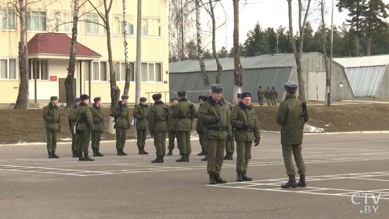 «Сотовый телефон лежал за бетонной стеной и был обнаружен». Чему и как в армии обучают сапёров-12