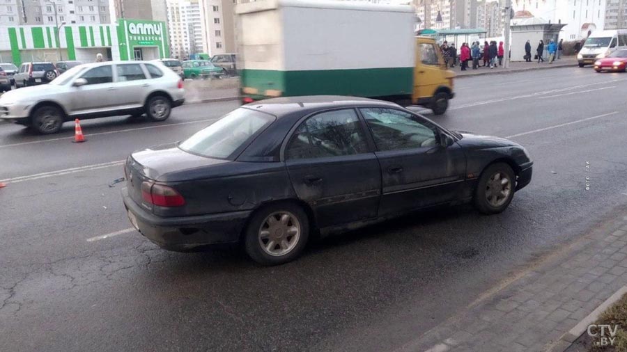 В Сухарево водитель Opel сбил пешехода-4