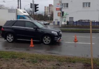 На Старовиленском тракте сбили женщину. Она переходила дорогу на зелёный