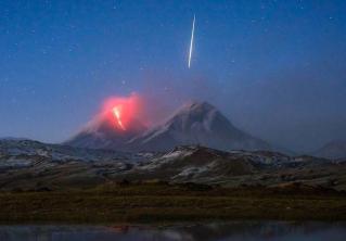 Космос, вулкан, птицы. Семь фотографий, которые порадуют ценителей прекрасного 