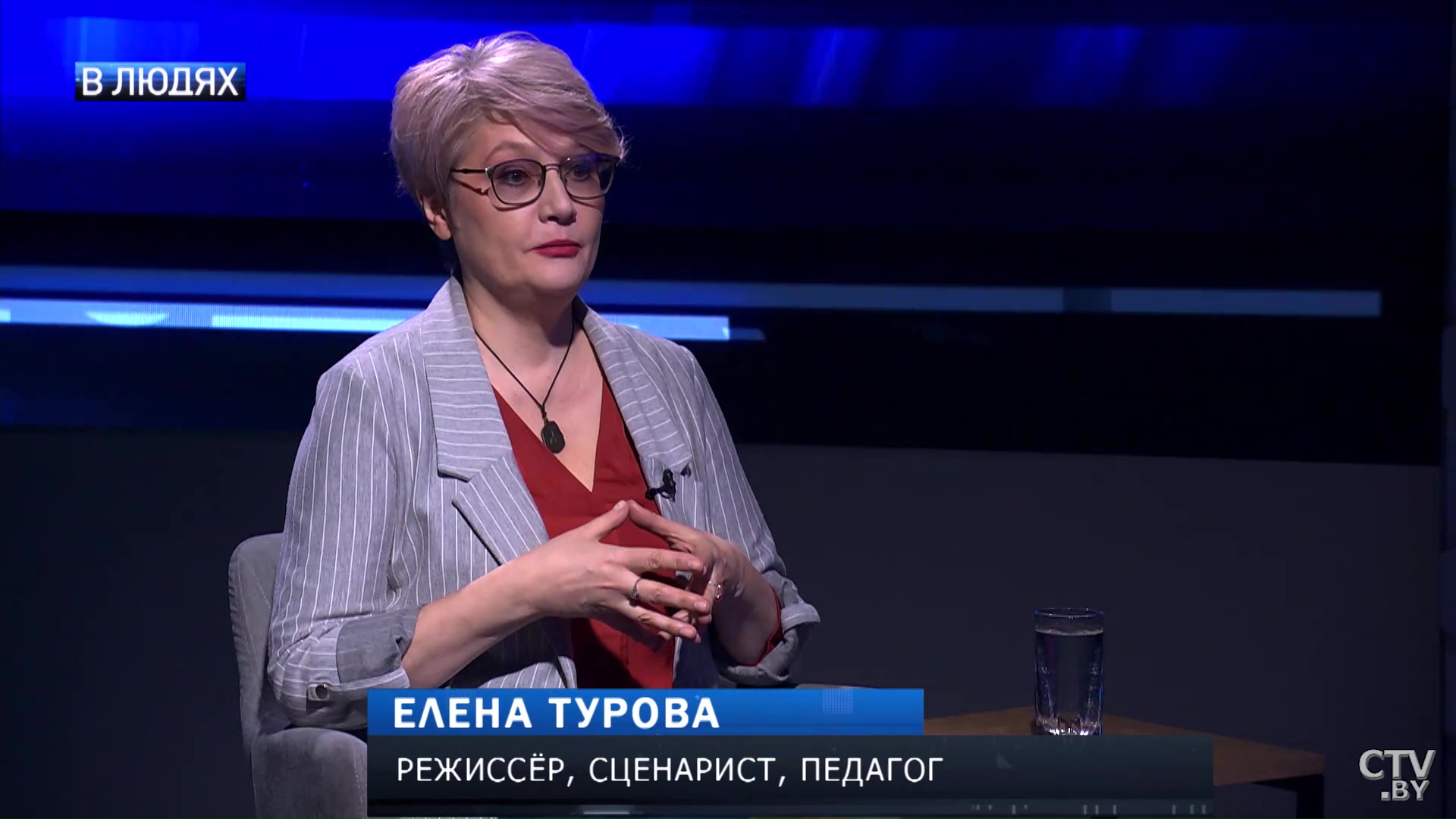 «Настоящее счастье – это то, что у тебя внутри, твои близкие». Режиссёр Елена Турова о дочери, профессии и легендарном отце-1