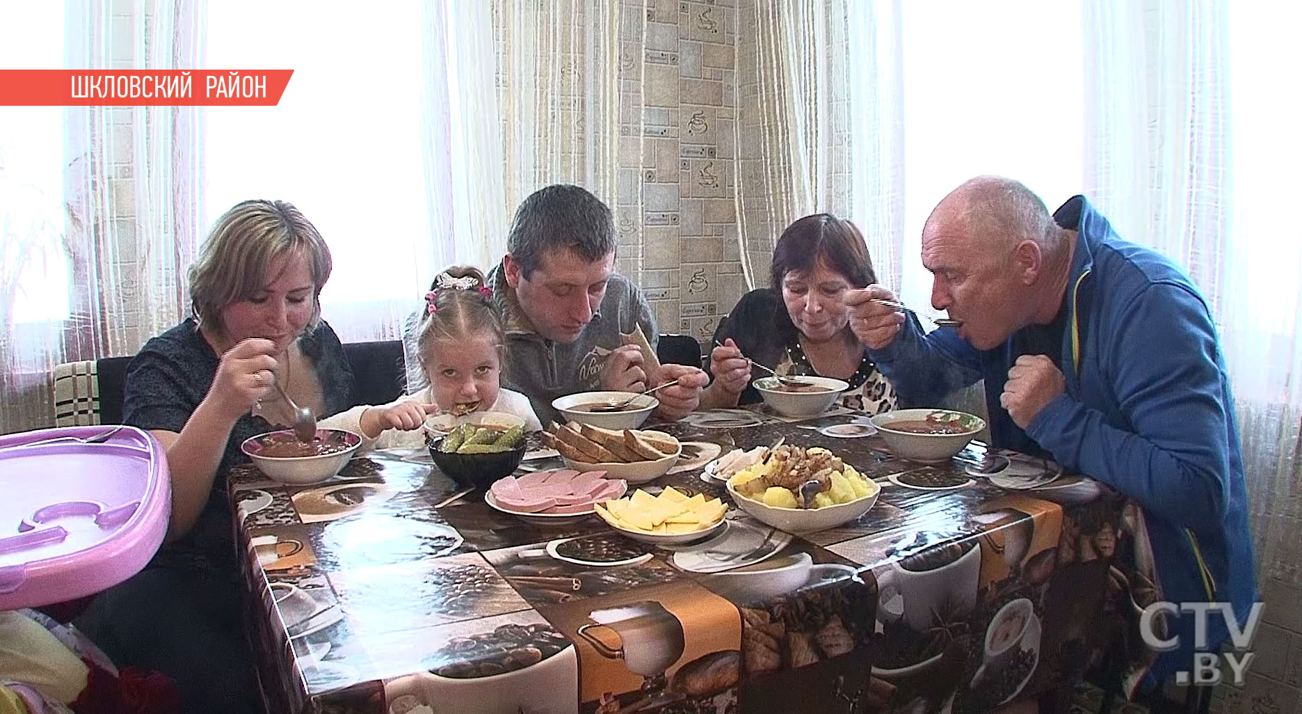 У нас же ничего не было, нам соседи помогали: как семья из Донбасса освоилась в белорусской деревне-19